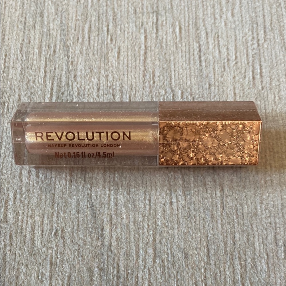 🤩SALE!🤩 4/$4!
Revolution Shimmering Gold Lip Gloss